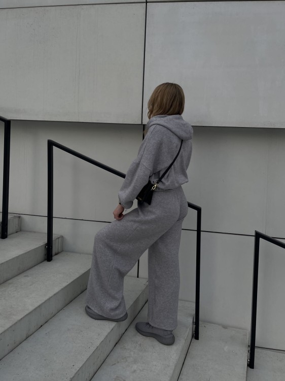 COMFYGREY4.jpeg